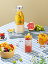 Load image into Gallery viewer, Mini Portable USB Juicer
